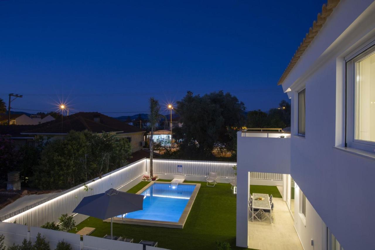 The Quad Luxury Villas Lygia  Luaran gambar